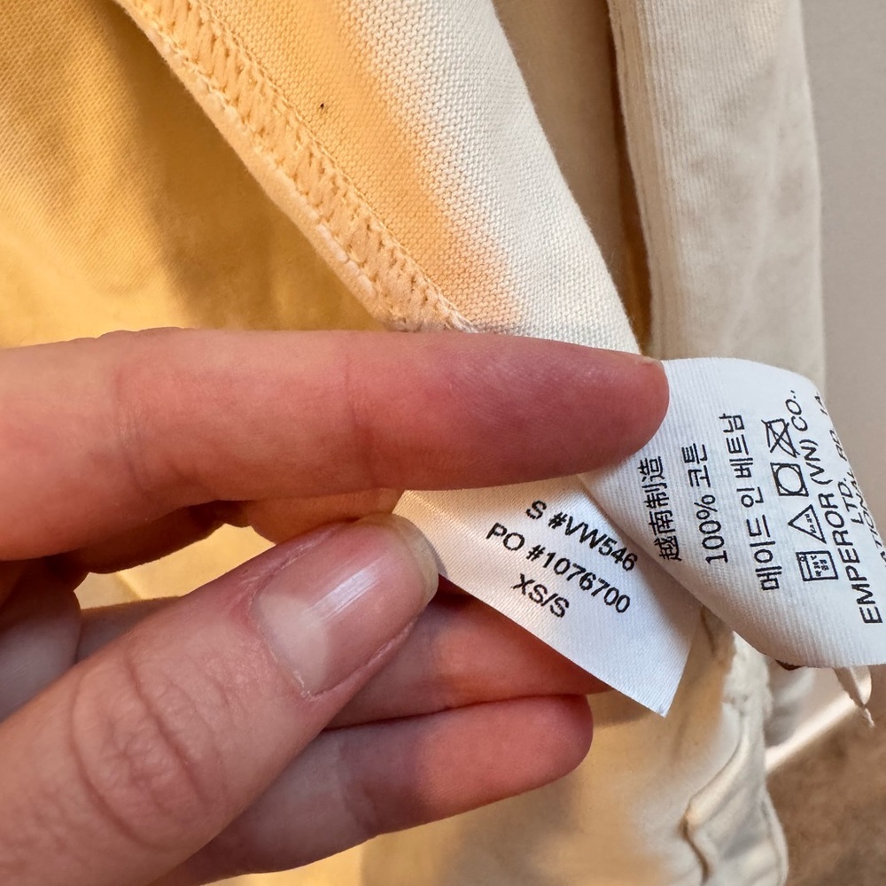 Vuori Women’s Cream Button-Up Shirt - Picture 3 of 3